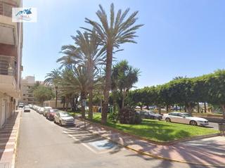 Pis  Paseo maritimo. Venta piso en adra  almería