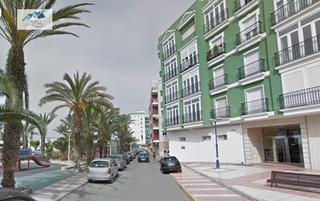 Pis  Paseo maritimo. Venta piso en adra almería