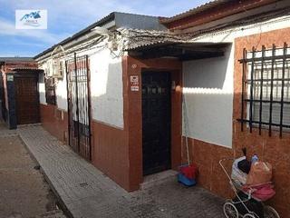 Casa  Calle ebro. Nueva venta casa en badajoz