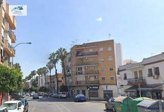 Flat  Calle 8 de marzo. Venta piso en sevilla