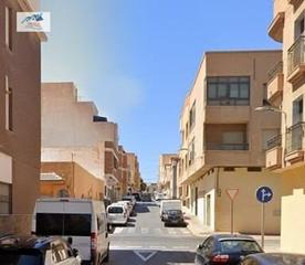 Pis  Calle zorrilla (e). Venta piso en el ejido  almería