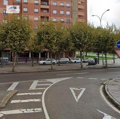 Etagenwohnung  Calle pablo iglesias. Venta piso  garaje en león