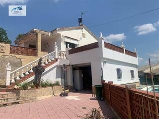 Maison  Calle segarra. Venta casa en vacarisses barcelona