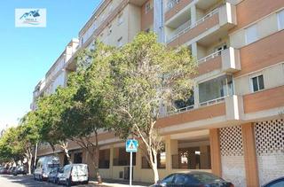 Aparcament cotxe  Avenida editor angel caffarena. Venta garaje en málaga