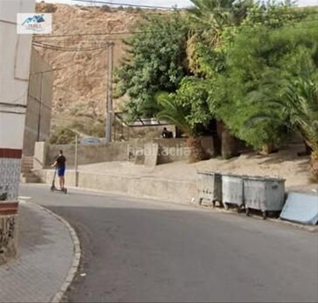 Foto b8fa93af-25be-4708-94ee-b5a7e41e037c. Pis a La Chanca - Pescadería Almería