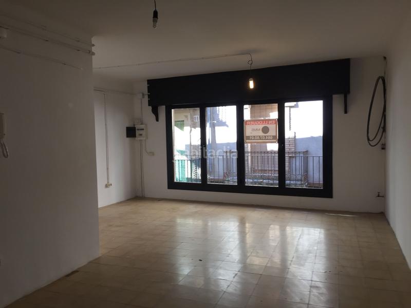 Foto 5b9fe6d3-8de0-46f5-a2b2-9ee22d123ba4. Alquiler oficina local entresuelo en la calle castell ideal para oficina en Solsona