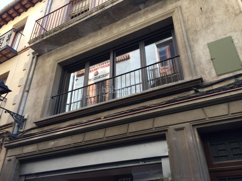 Foto ac0b6def-3710-44fe-adb8-817b5cf85823. Alquiler oficina local entresuelo en la calle castell ideal para oficina en Solsona