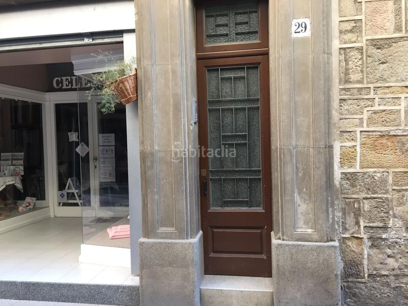 Foto deaca961-e67b-4758-b0ed-f9f18bd0f85c. Alquiler oficina local entresuelo en la calle castell ideal para oficina en Solsona