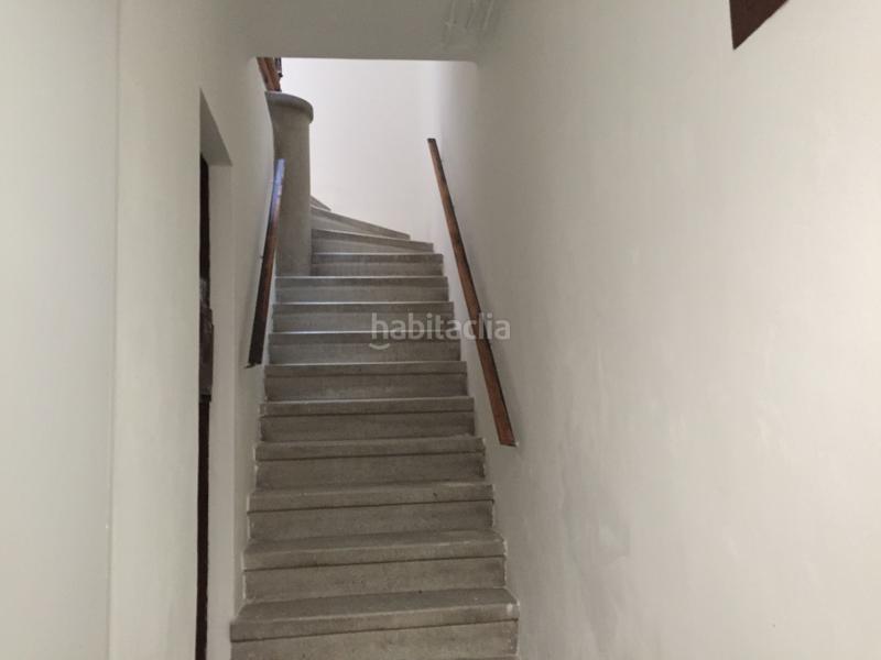 Foto 107070fd-35bc-4216-a14b-191779f17d1f. Lloguer oficina a Solsona