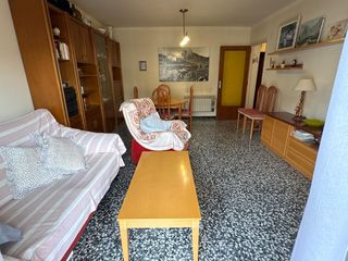 Pis a Solsona. Piso 3 habitaciones muy luminoso y esquinero. 3r piso ascensor.