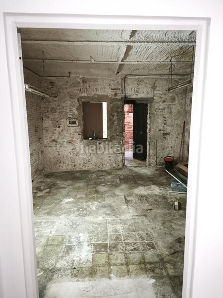 Foto e869de5b-f7c8-4919-97ca-37980b7ef08f. Alquiler local comercial en carrer de premià 32 en Barcelona