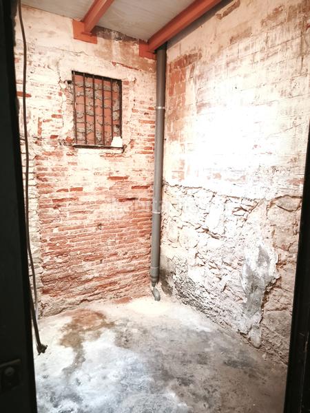 Foto 00c247f2-eaec-4022-ad89-cfa5cfd2984e. Affitto locale commerciale in carrer de premià 32 in Barcelona