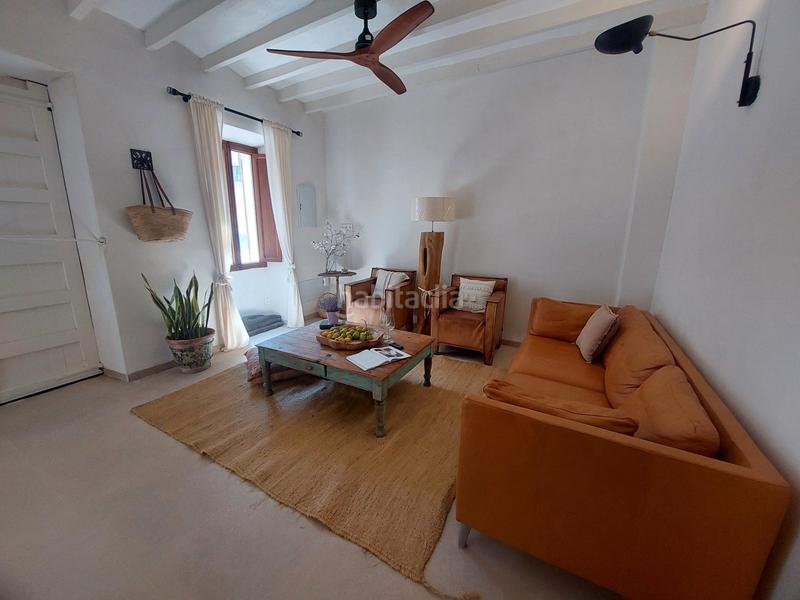 Foto f78290c7-8e73-4cd5-8957-9f993c7b5acf. Casa con camino in Alaró