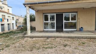 Location Local commercial  Avinguda mas sole. Local comercial en zona principal urb. el castell