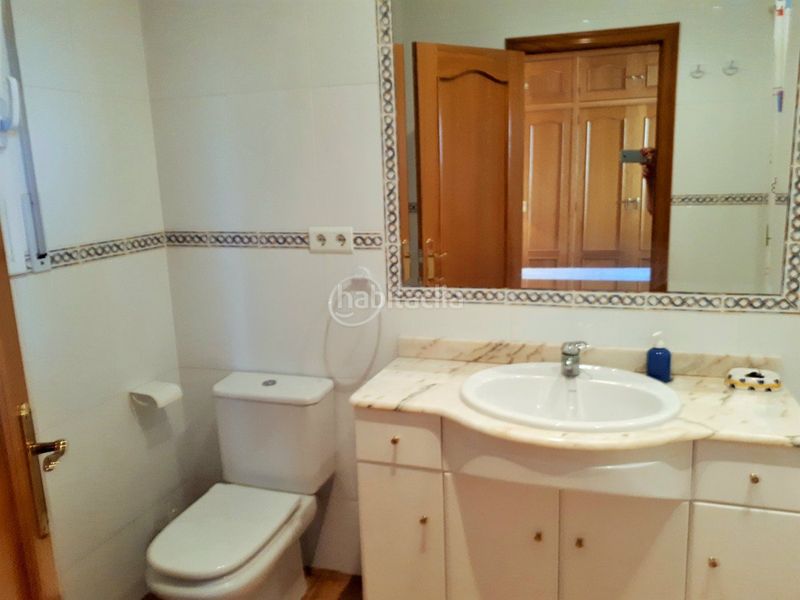 Foto 293ee325-33cc-4548-bf47-5fbb181e2fd2. Xalet amb xemeneia calefacció aparcament piscina a Torredembarra