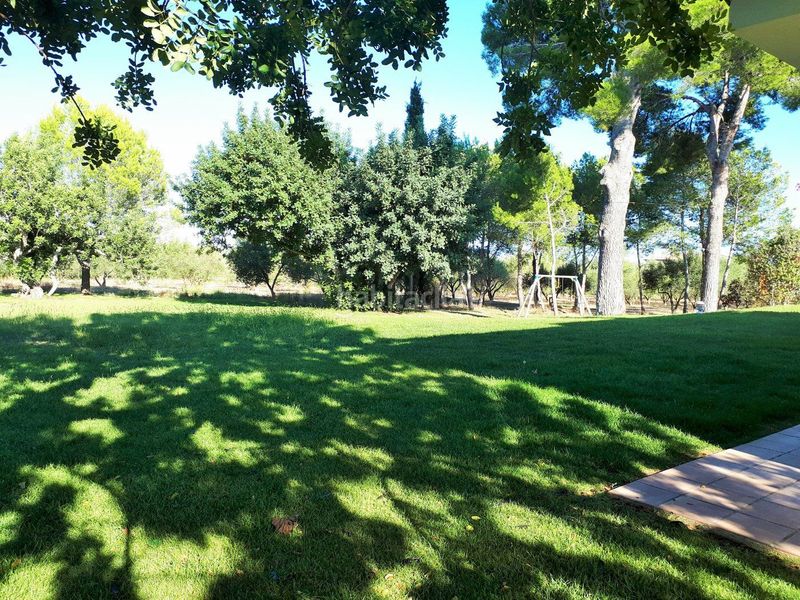 Foto 9d9d8005-a079-4cdc-9b50-c06219b58f7a. Xalet amb xemeneia calefacció aparcament piscina a Torredembarra