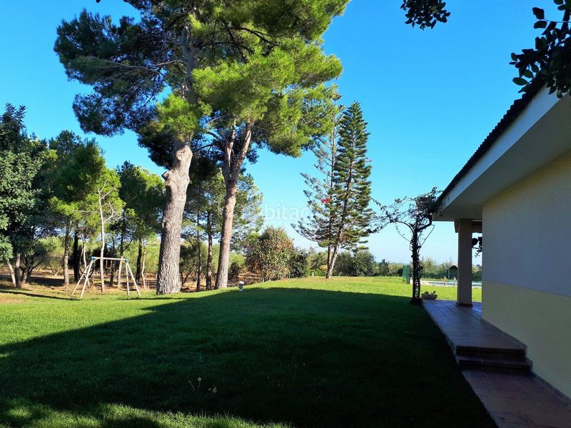 Foto d7d11769-c788-4613-9c35-1630133ed93e. Xalet amb xemeneia calefacció aparcament piscina a Torredembarra