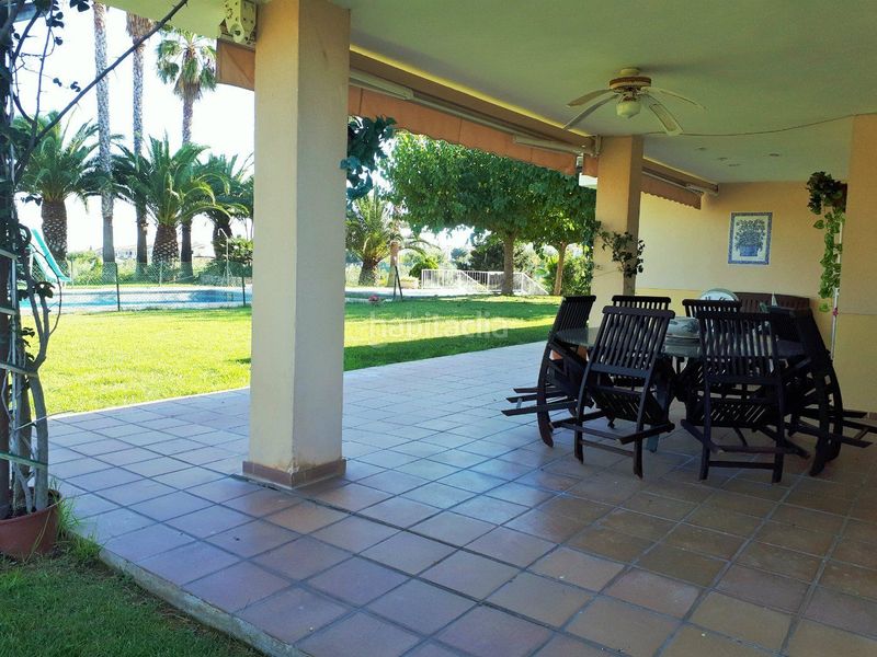 Foto dee62cf7-9b08-4c28-8724-61f671c3b3ce. Xalet amb xemeneia calefacció aparcament piscina a Torredembarra