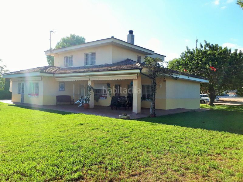 Foto df1a328c-d305-4a42-8031-57cd829c485f. Xalet amb xemeneia calefacció aparcament piscina a Torredembarra