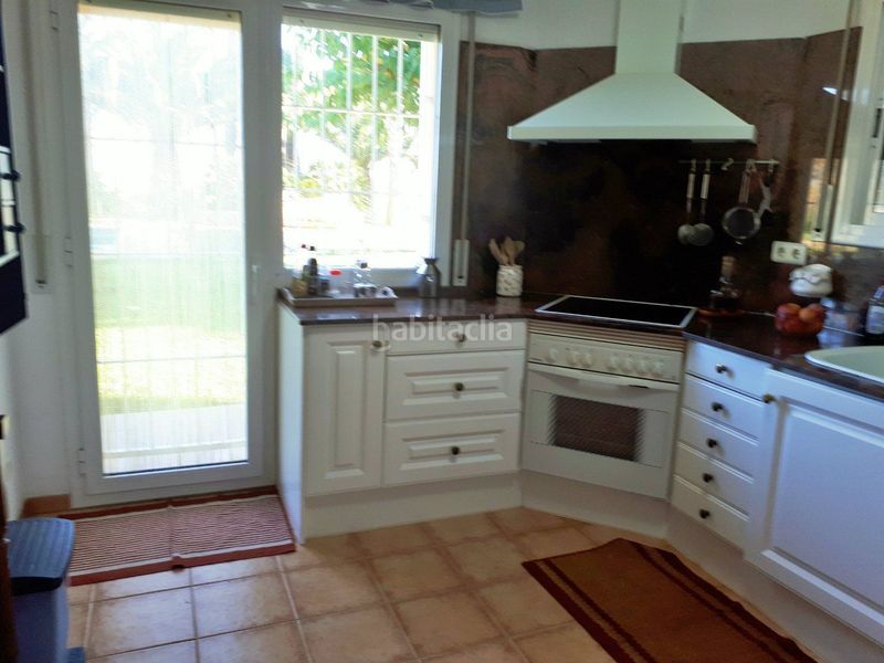 Foto e3cf79c5-7f40-4028-b089-641ef7d287dd. Xalet amb xemeneia calefacció aparcament piscina a Torredembarra