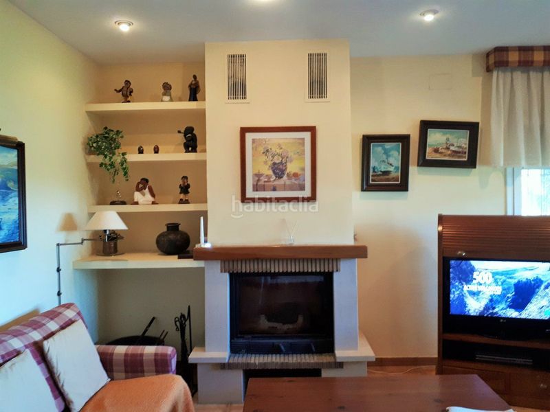 Foto e8cd9ddb-d709-4c37-beeb-16e542308f21. Xalet amb xemeneia calefacció aparcament piscina a Torredembarra