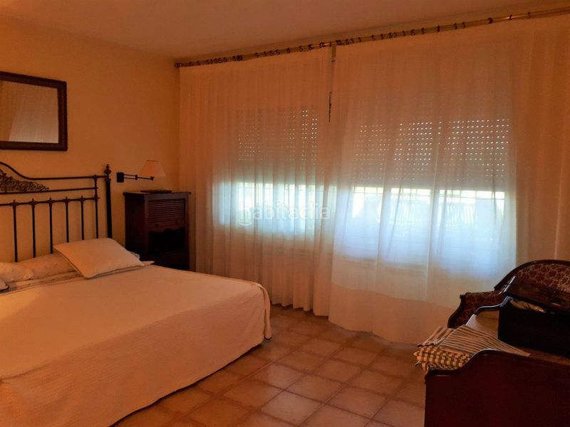 Foto fbbac3a2-1981-4327-80d0-0a5941d6eef4. Xalet amb xemeneia calefacció aparcament piscina a Torredembarra