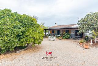 Mas  Poligono 3  parcela 151. Encantadora finca rústica mallorquina con terreno en consell, ma