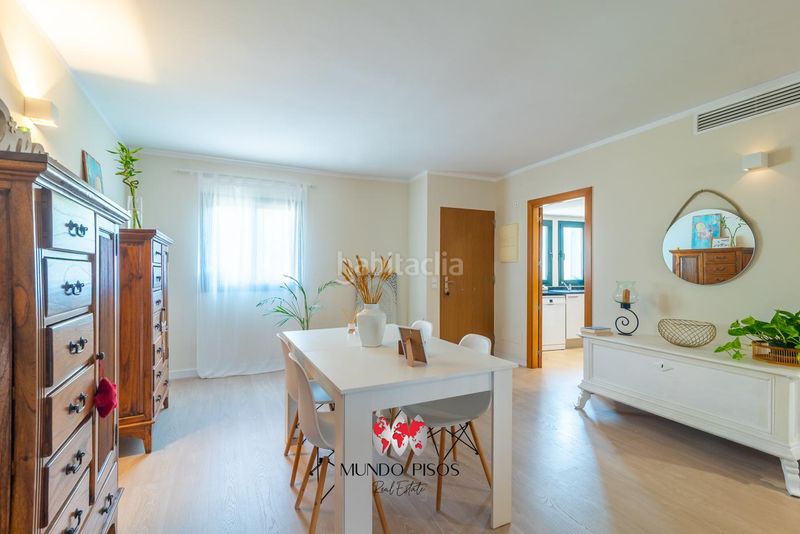 Foto f81e4f48-f4ec-4220-8494-a985e9260309. Casa adossada a Calvià poble Calvià