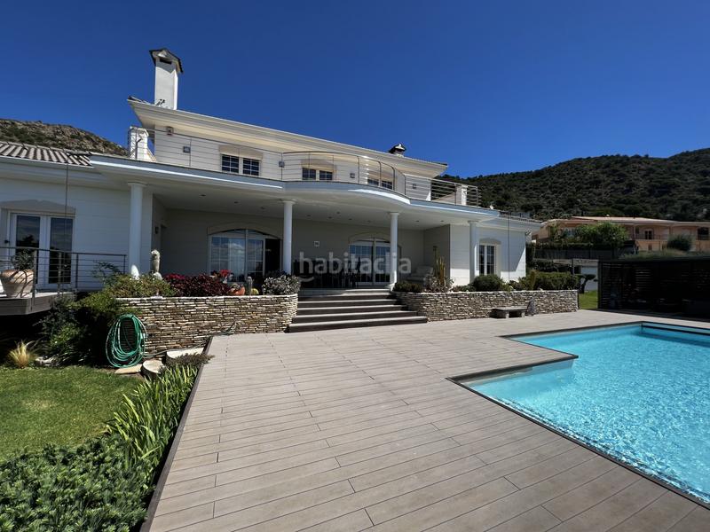 Foto e86d42c6-e506-46f7-b5db-61a6d9131230. Casa villa de lujo con vistas al mar en Pau
