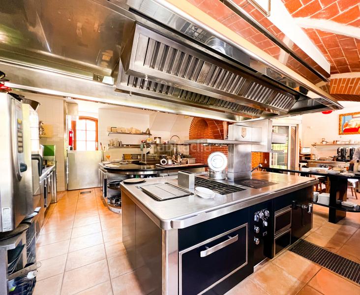 Foto 0b7aa5ca-ff12-4513-99a0-b18c076acab1. Casa histórica masía en mollet con un exitoso restaurante incluido en Peralada