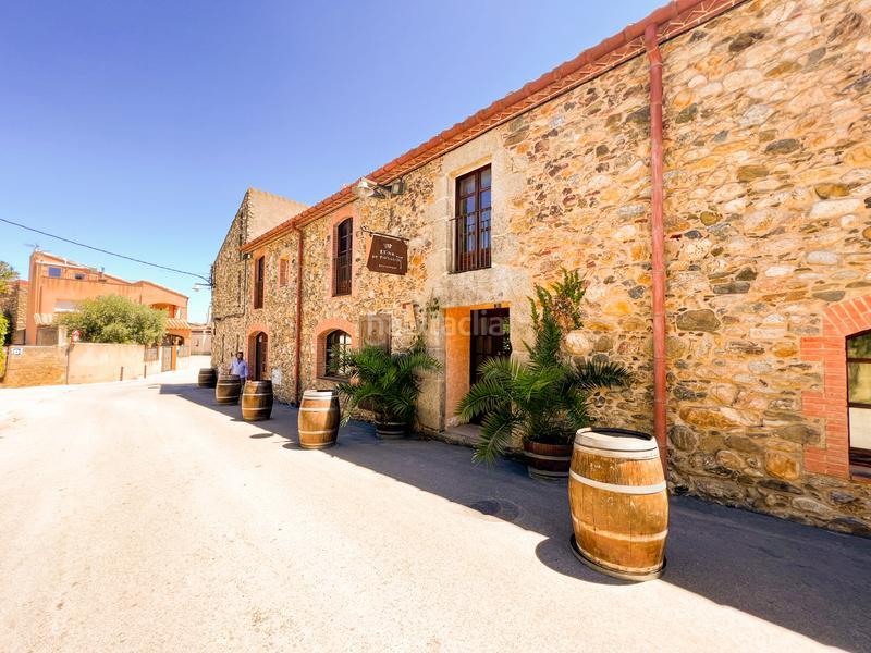 Foto 5e0643d7-e44e-475b-8836-53f9a5c790b3. Casa histórica masía en mollet con un exitoso restaurante incluido en Peralada
