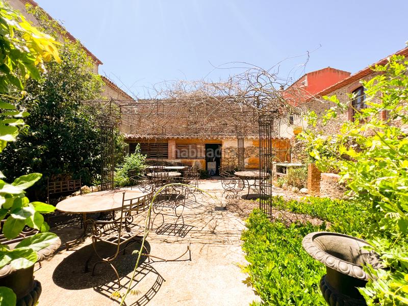 Foto 72e613ac-a467-4a36-b943-c82e4b82d64e. Casa histórica masía en mollet con un exitoso restaurante incluido en Peralada
