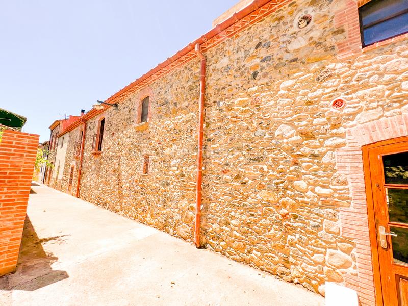 Foto a50df3b9-3673-4cee-adc8-919c8bf1fd7b. Casa histórica masía en mollet con un exitoso restaurante incluido en Peralada