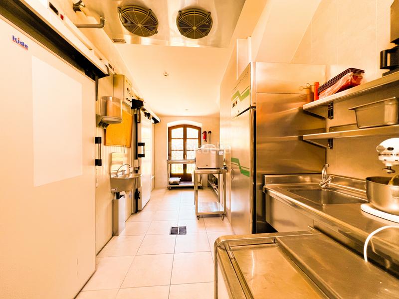 Foto c6b3a3b5-4428-4489-8851-f65cdbdd4b6e. Casa histórica masía en mollet con un exitoso restaurante incluido en Peralada
