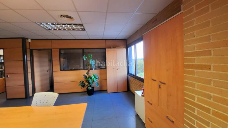 Foto a25981f9-4990-43ca-b039-96f66b4c6681. Fabrikhalle in Llagostera