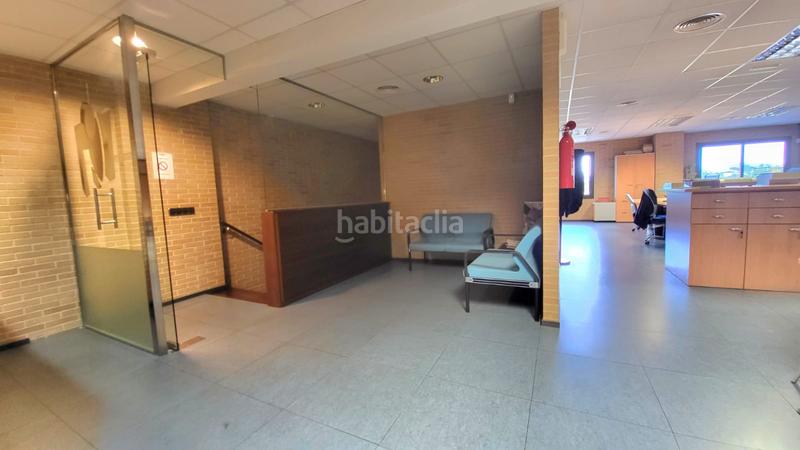 Foto c7775fb9-e33a-4e60-bee3-69e45005f428. Fabrikhalle in Llagostera