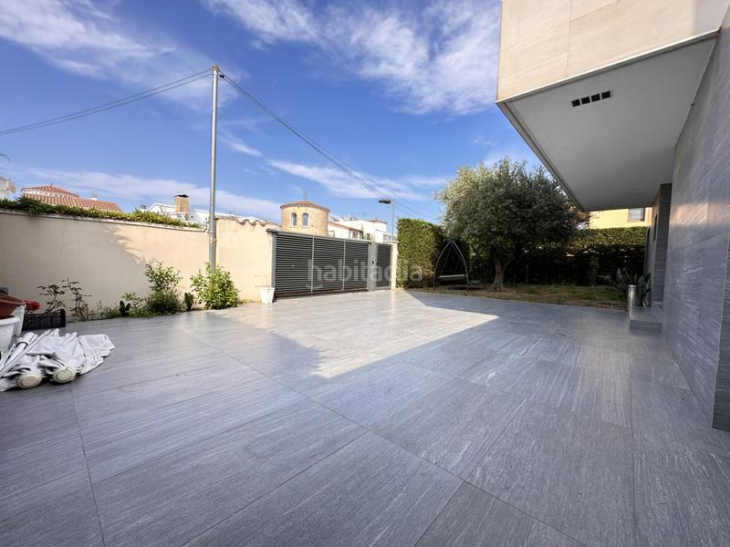 Foto 0d5254ac-b111-44e1-a0eb-e731b998f146. Casa en Empuriabrava - sc Requesens 174 villa moderna en Empuriabrava