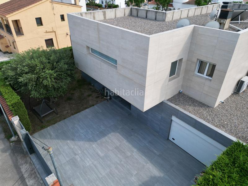 Foto 1c1bfb94-10a4-48ac-9d3d-f53f6b09bb6f. Casa en Empuriabrava - sc Requesens 174 villa moderna en Empuriabrava