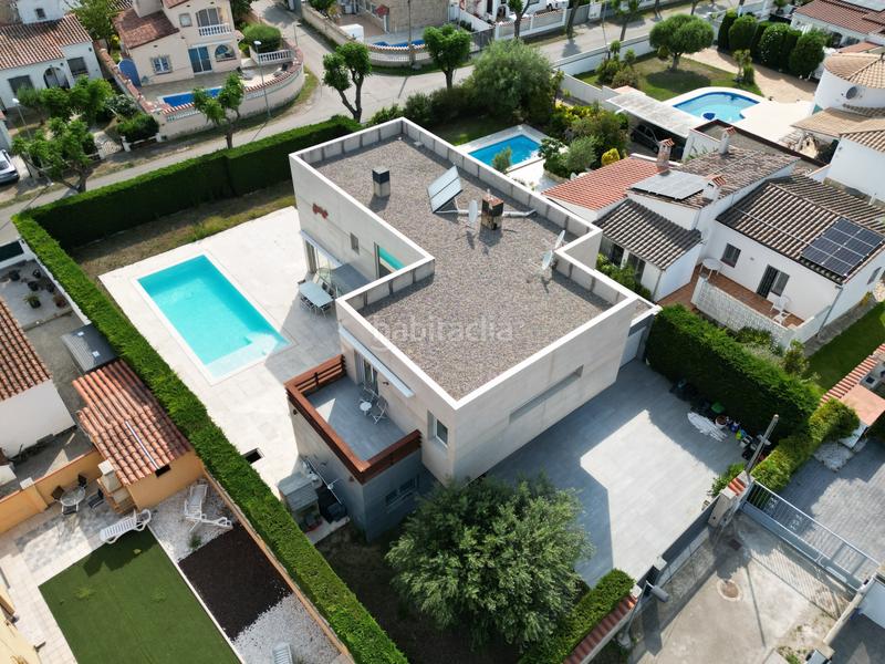 Foto 66f84a44-4899-4d0e-8195-db13a56034ef. Casa en Empuriabrava - sc Requesens 174 villa moderna en Empuriabrava