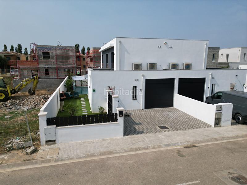 Foto 7f7fe388-ecc7-427a-a302-d6d6123654d2. Maison jumelée avec chauffage parking piscine dans Puigmal - Mas Nou Empuriabrava