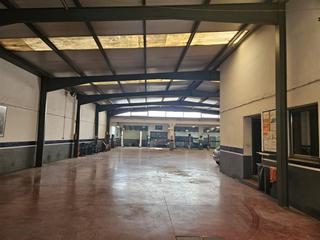 Reihenhaus in Salt - ps paisos catalans 64. Casa con taller mecánico en salt, girona 778,80m, 3,690m edifica