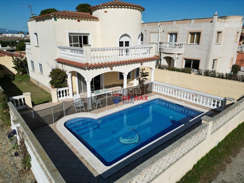 Foto a58f0262-4383-49f6-b573-3e3c77e333e3. Maison dans Empuriabrava - sc requesens 31 dans Salins - Cavall de Mar Empuriabrava