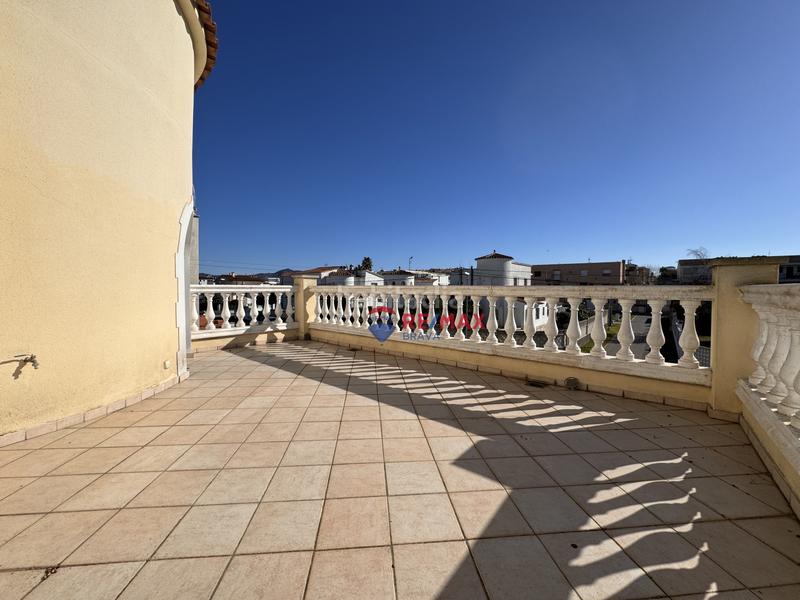 Foto fb092d1f-10b0-4c53-b71b-9686cbf4f8cd. Maison dans Empuriabrava - sc requesens 31 dans Salins - Cavall de Mar Empuriabrava