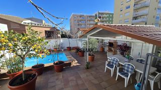 Reihenhaus in Pineda de mar - calle ponent 20. Vive arriba, opera abajo casa  taller con ascensor y terraza clu