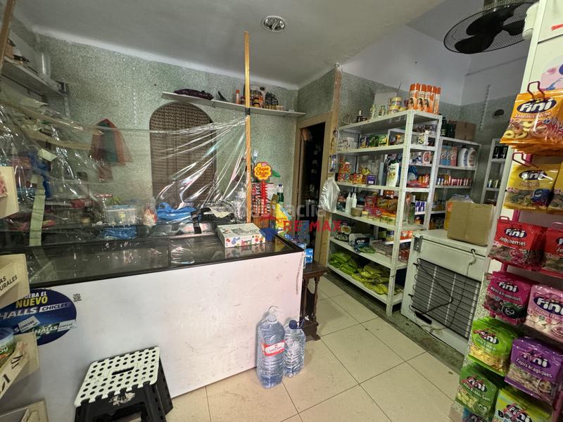 Foto fa8a0aa0-bb3b-4635-92eb-c0628c75fd7f. Local comercial a Girona - calle bastiments bj 1 a Girona