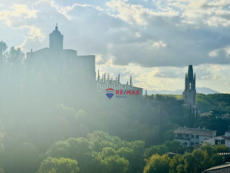 Foto 080a0d40-2a1f-4c03-985a-81597b462f00. Edifici a Girona - calle pujada de la torrassa a Girona