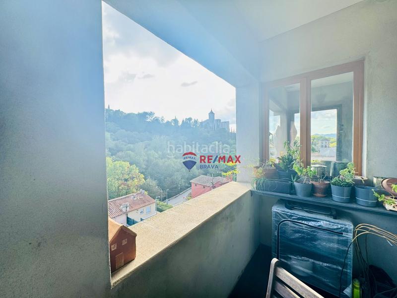 Foto 2b241f08-f425-4e6f-a37e-c88b5e156311. Edifici a Girona - calle pujada de la torrassa a Girona