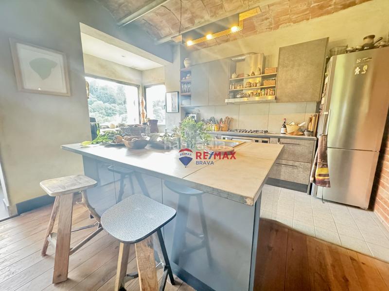 Foto 3ad72c29-b05e-4a0c-884e-167e47bf32c4. Edifici a Girona - calle pujada de la torrassa a Girona