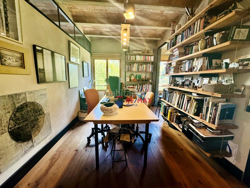 Foto 4a862cb1-a41d-4e52-bc6b-caafb878a088. Edifici a Girona - calle pujada de la torrassa a Girona