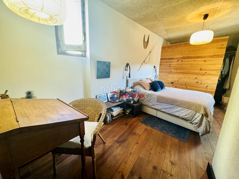 Foto 9d4bdce3-56ca-498c-9a9e-80f1dc760283. Edifici a Girona - calle pujada de la torrassa a Girona